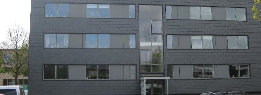 mørk facade på bygning Søndermarken i Fredericia